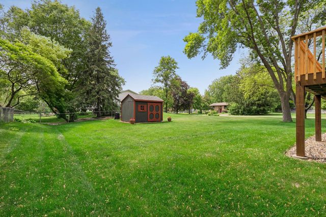 18025 33rd Avenue N, Plymouth, MN 55447
