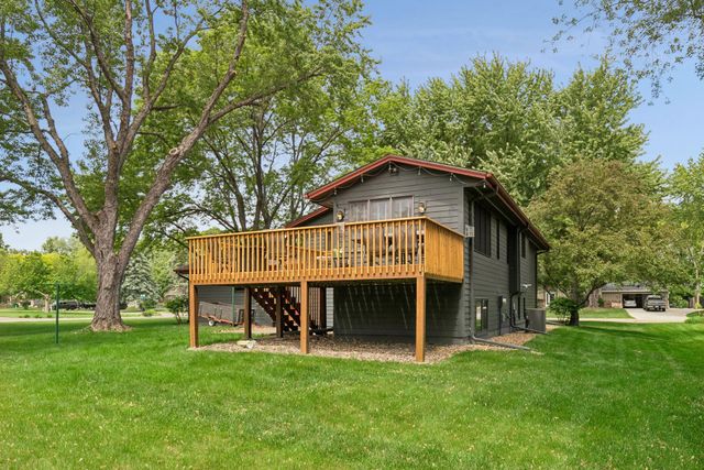 18025 33rd Avenue N, Plymouth, MN 55447