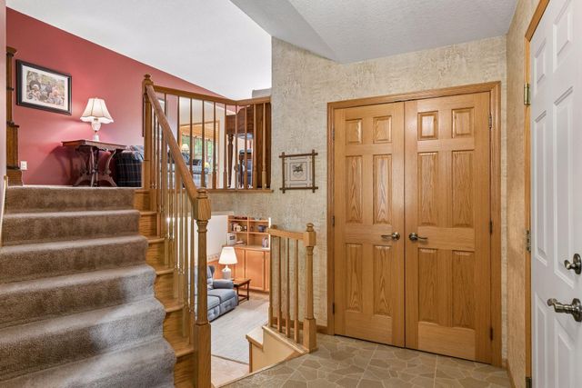 18025 33rd Avenue N, Plymouth, MN 55447