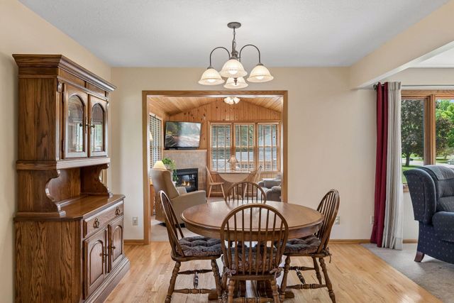 18025 33rd Avenue N, Plymouth, MN 55447