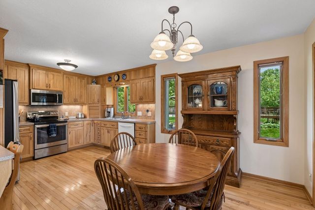 18025 33rd Avenue N, Plymouth, MN 55447