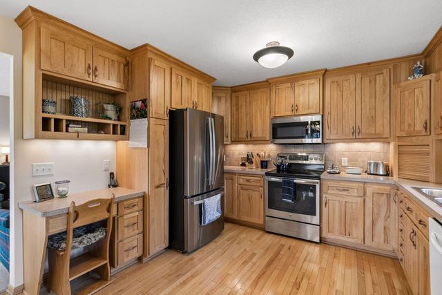 18025 33rd Avenue N, Plymouth, MN 55447