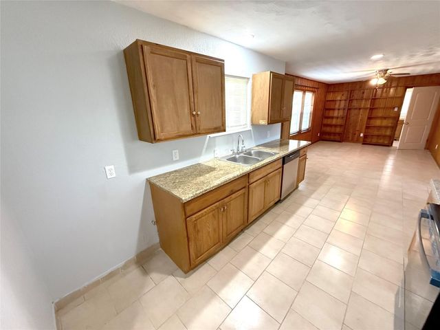 2206 Erickson Street, La Marque, TX 77568