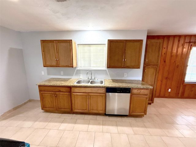 2206 Erickson Street, La Marque, TX 77568