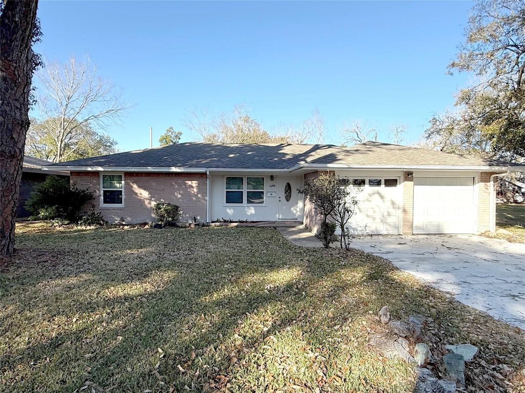 2206 Erickson Street, La Marque, TX 77568