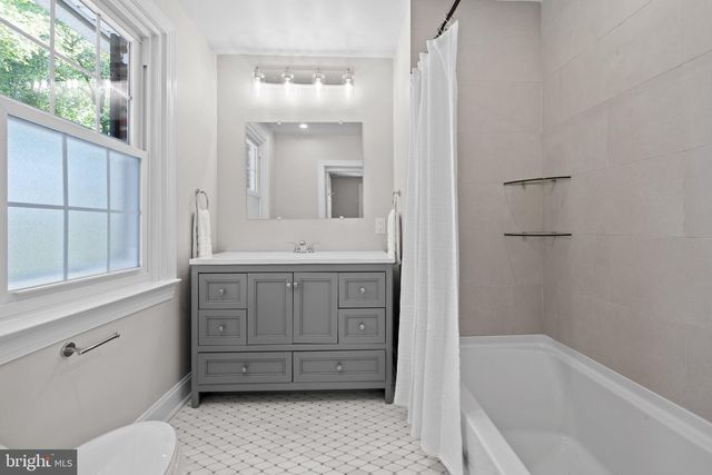 1409 EDGEVALE RD, Wynnewood, PA 19096