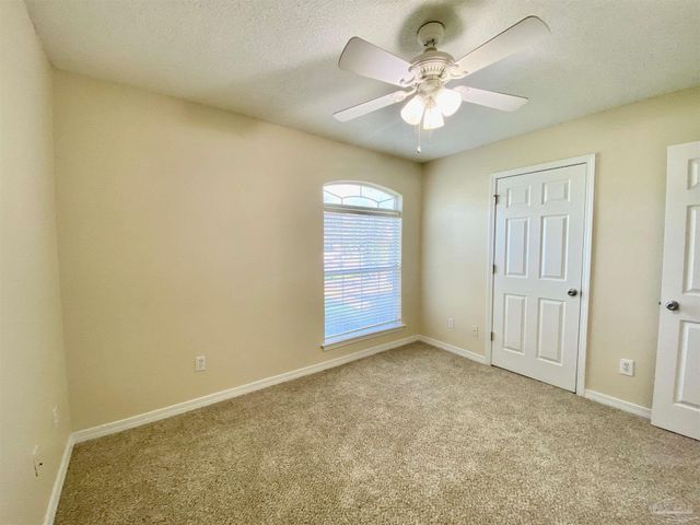 1550 Oakhill Rd, Gulf Breeze, FL 32563