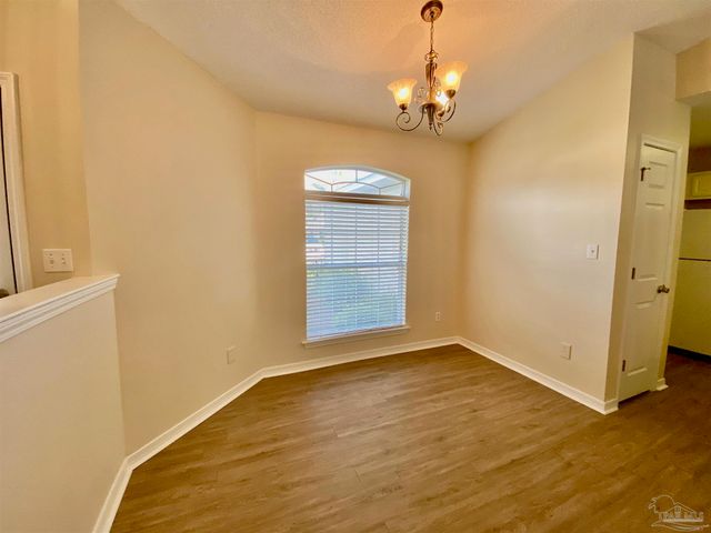 1550 Oakhill Rd, Gulf Breeze, FL 32563