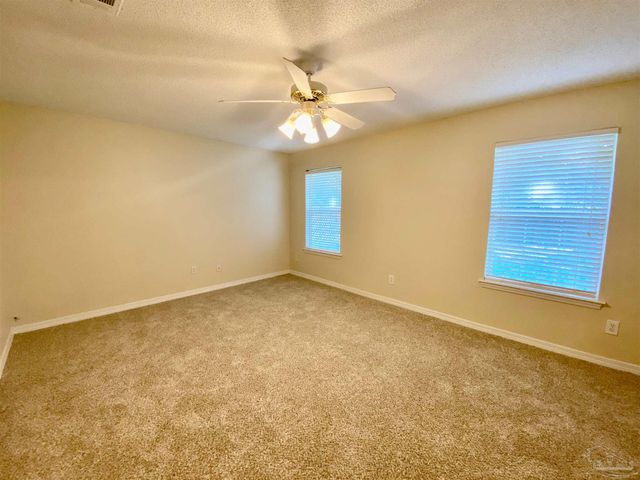 1550 Oakhill Rd, Gulf Breeze, FL 32563