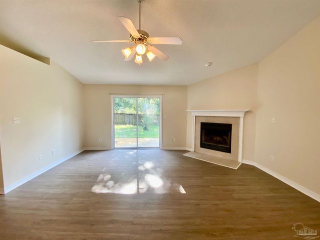 1550 Oakhill Rd, Gulf Breeze, FL 32563