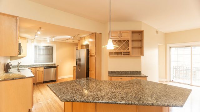 1234 N DEARBORN Parkway 1F, Chicago, IL 60610