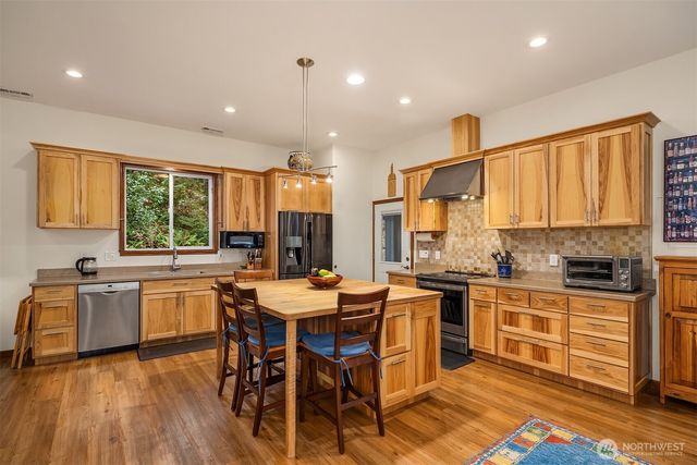 21407 NE Union Hill Road, Redmond, WA 98053