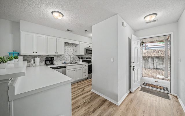 2529 State Highway 176 Apt C2, Rockaway Beach, MO 65740