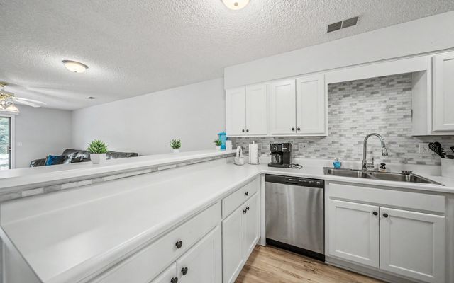 2529 State Highway 176 Apt C2, Rockaway Beach, MO 65740