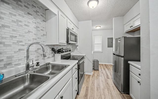 2529 State Highway 176 Apt C2, Rockaway Beach, MO 65740