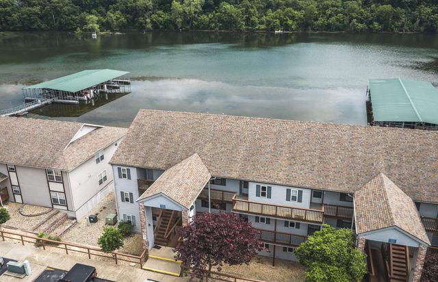 2529 State Highway 176 Apt C2, Rockaway Beach, MO 65740