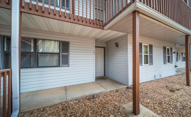 2529 State Highway 176 Apt C2, Rockaway Beach, MO 65740