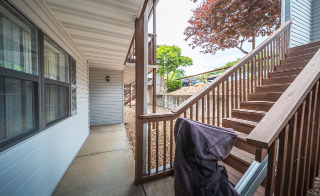 2529 State Highway 176 Apt C2, Rockaway Beach, MO 65740