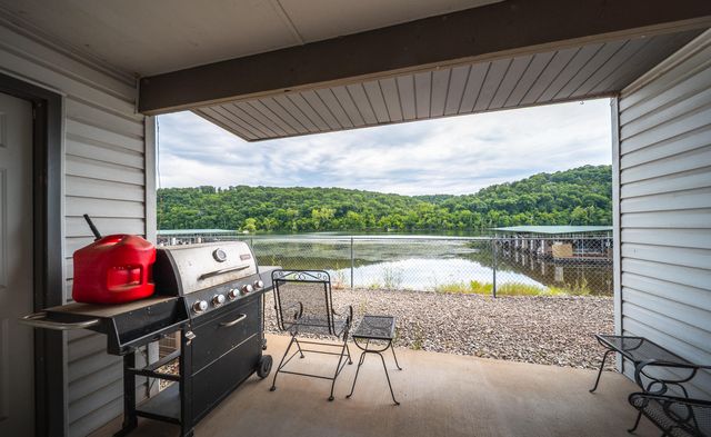 2529 State Highway 176 Apt C2, Rockaway Beach, MO 65740