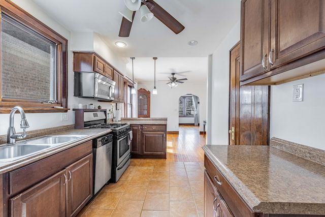 3739 Wenonah Avenue, Berwyn, IL 60402