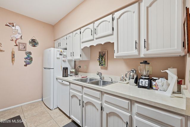 1432 W Camino Alicante, Green Valley, AZ 85622