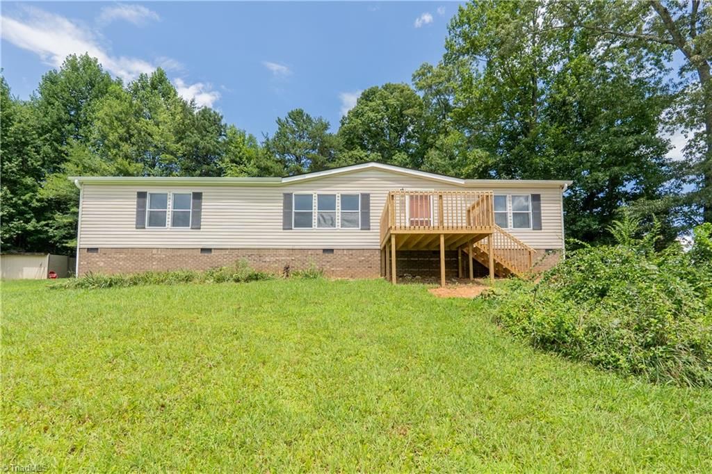 6694 W Pine Street, Lowgap, NC 27024