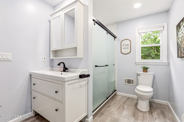 910 Woodlane Road, Jackson, NJ 08527