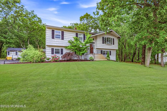 910 Woodlane Road, Jackson, NJ 08527