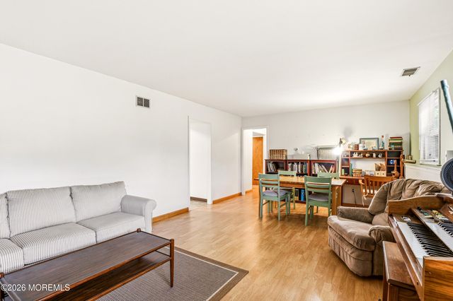 910 Woodlane Road, Jackson, NJ 08527