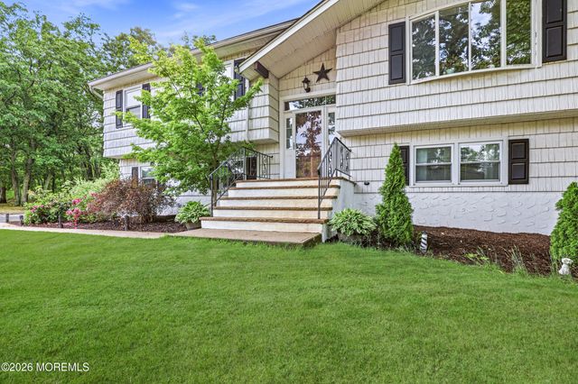 910 Woodlane Road, Jackson, NJ 08527