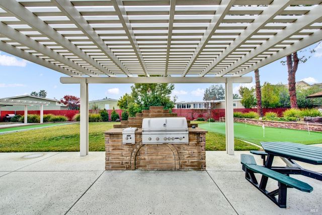 31 Lemon Tree Cir, Vacaville, CA 95687