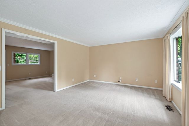 222 Wisteria Drive, Oakwood, OH 45419