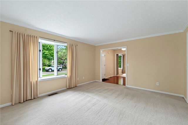 222 Wisteria Drive, Oakwood, OH 45419