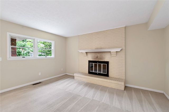 222 Wisteria Drive, Oakwood, OH 45419