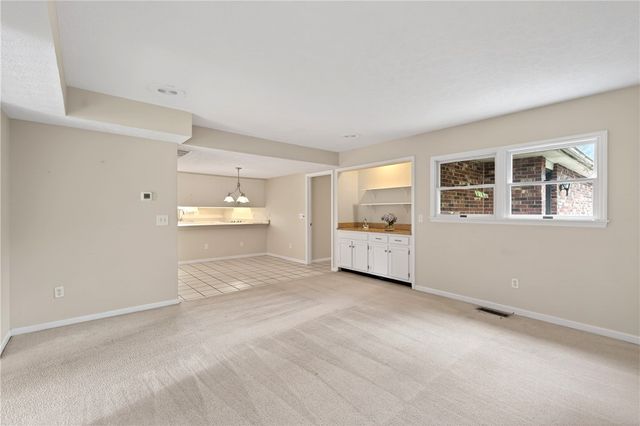 222 Wisteria Drive, Oakwood, OH 45419
