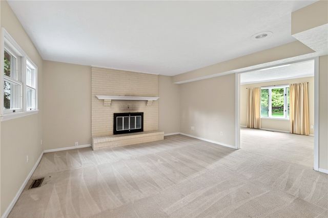 222 Wisteria Drive, Oakwood, OH 45419