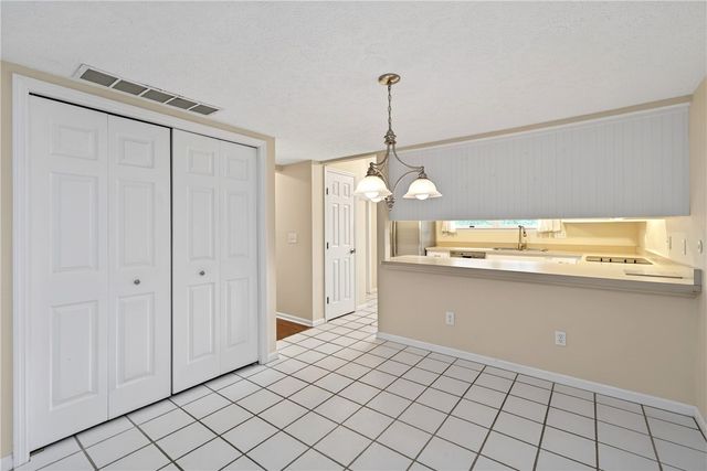 222 Wisteria Drive, Oakwood, OH 45419