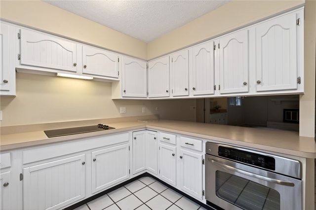 222 Wisteria Drive, Oakwood, OH 45419