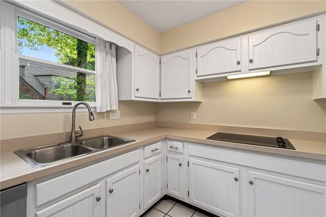 222 Wisteria Drive, Oakwood, OH 45419