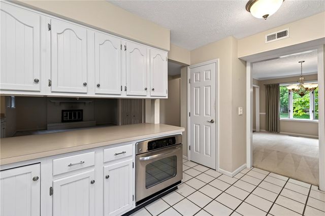 222 Wisteria Drive, Oakwood, OH 45419