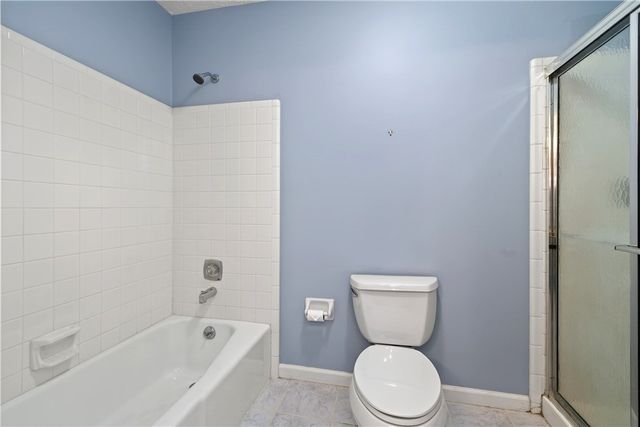 222 Wisteria Drive, Oakwood, OH 45419