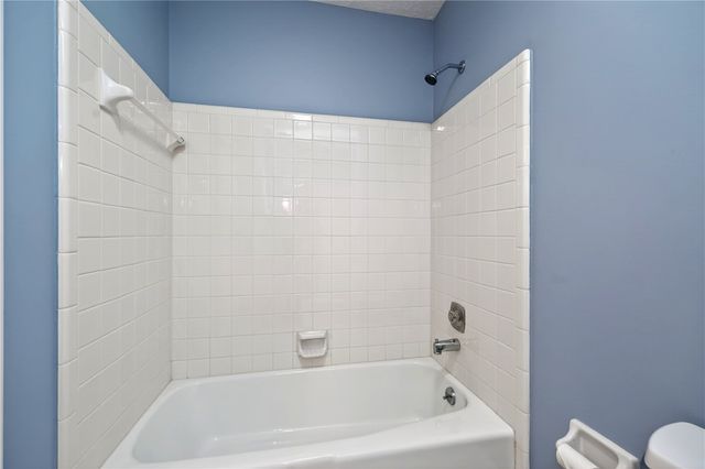 222 Wisteria Drive, Oakwood, OH 45419