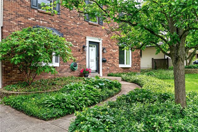 222 Wisteria Drive, Oakwood, OH 45419