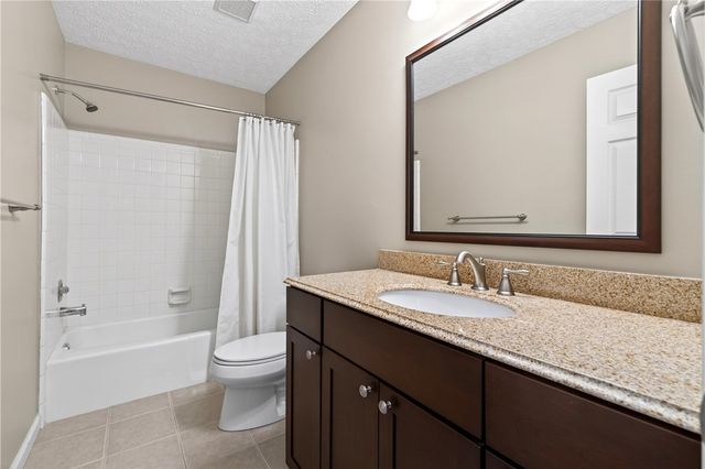 222 Wisteria Drive, Oakwood, OH 45419