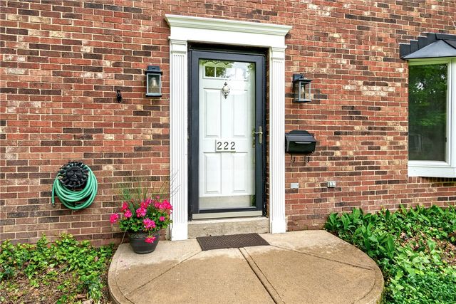 222 Wisteria Drive, Oakwood, OH 45419