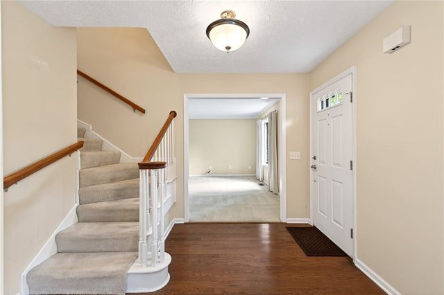 222 Wisteria Drive, Oakwood, OH 45419