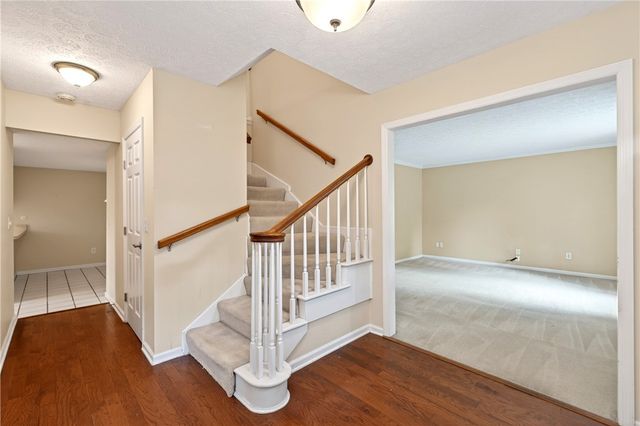 222 Wisteria Drive, Oakwood, OH 45419