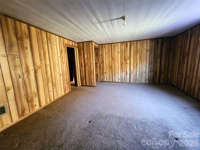 1025 Chandler Cove Road, Marshall, NC 28753