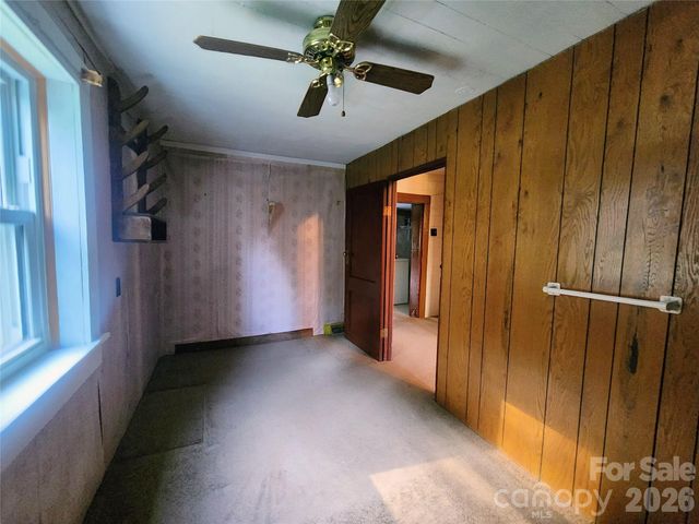 1025 Chandler Cove Road, Marshall, NC 28753