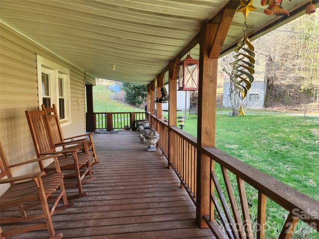 1025 Chandler Cove Road, Marshall, NC 28753